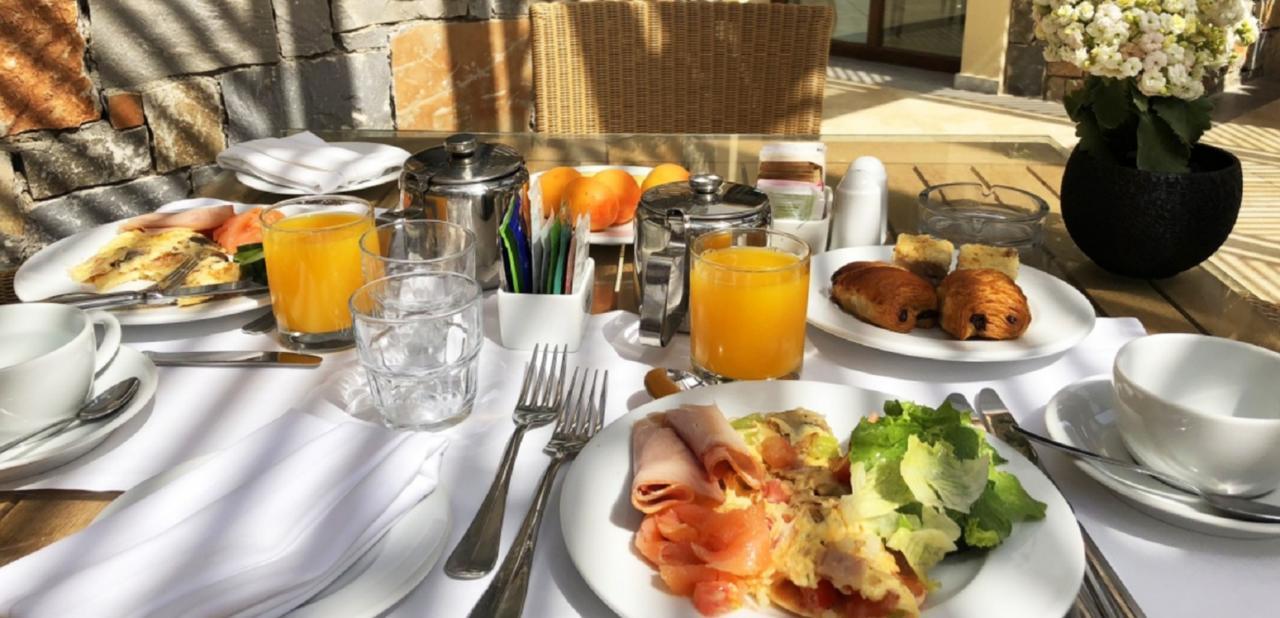 Iar Hotel باتومي المظهر الخارجي الصورة
