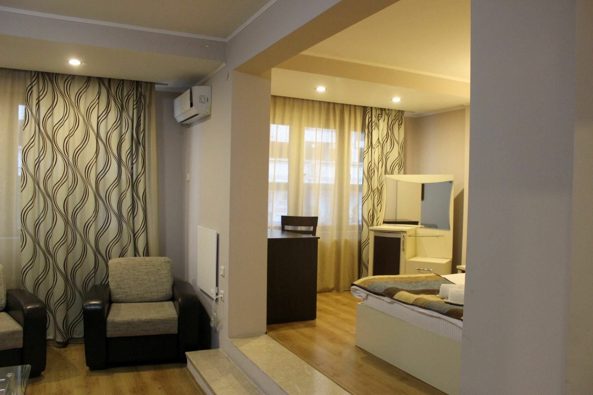 Iar Hotel باتومي المظهر الخارجي الصورة